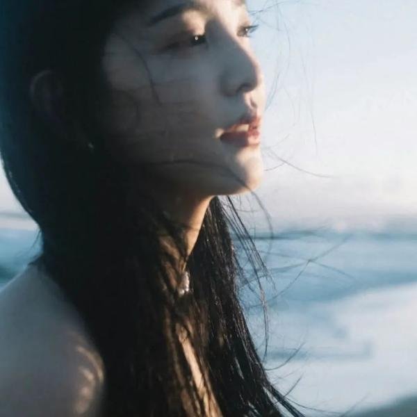 沉默一瞬